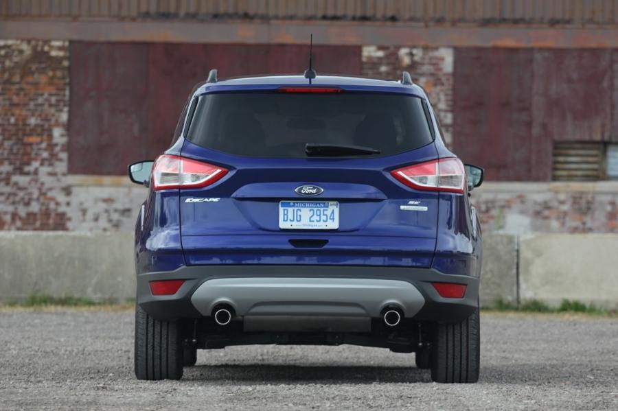  Ford Escape 2013 года  (фото 46 из 222)